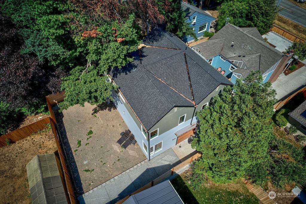 Photo of 13505 Meridian Avenue N, Seattle, WA 98133 (MLS # 2070061)