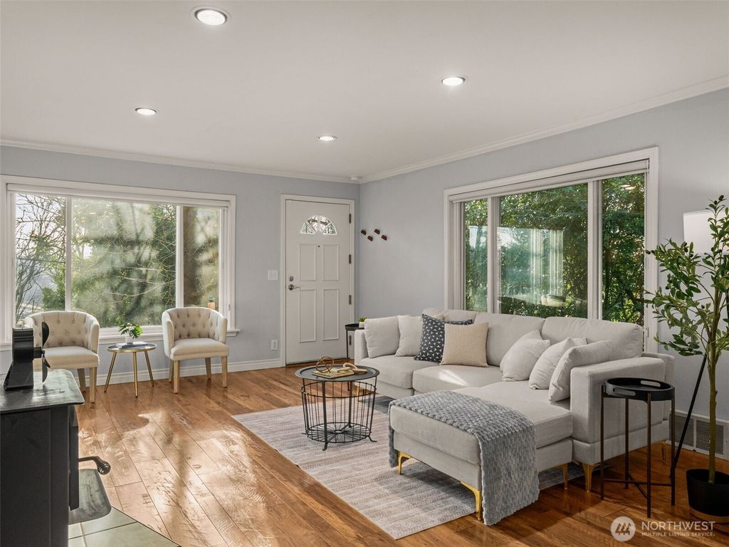 Photo of 3928 S Pilgrim St St, Seattle, WA 98118 (MLS # 2473049)