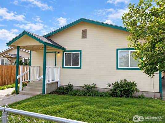 313 N G ST, TOPPENISH, WA 98948 - Image b3c2a219b6fe0dd9646019b77c7eaeeb/941343447