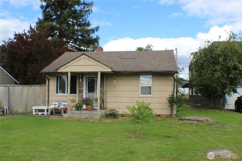 Photo of 336 SW 15th Street, Chehalis, WA 98532 (MLS # 2540356)