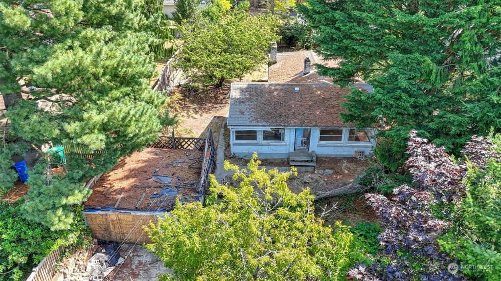 Photo of 18306 12th Avenue NE, Shoreline, WA 98155 (MLS # 2301394)