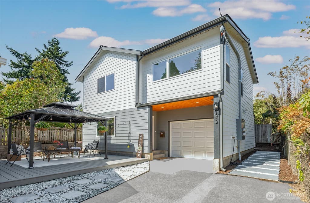 Photo of 654 NW 53 Street, Seattle, WA 98107 (MLS # 2571697)