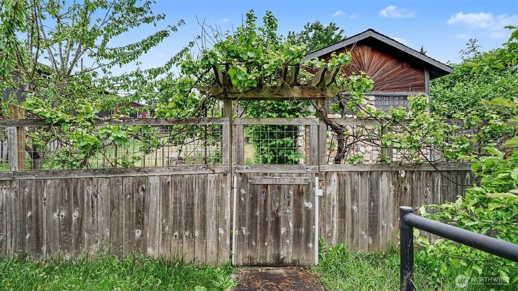 Photo of 926 E Marine View Drive, Everett, WA 98201 (MLS # 2523460)