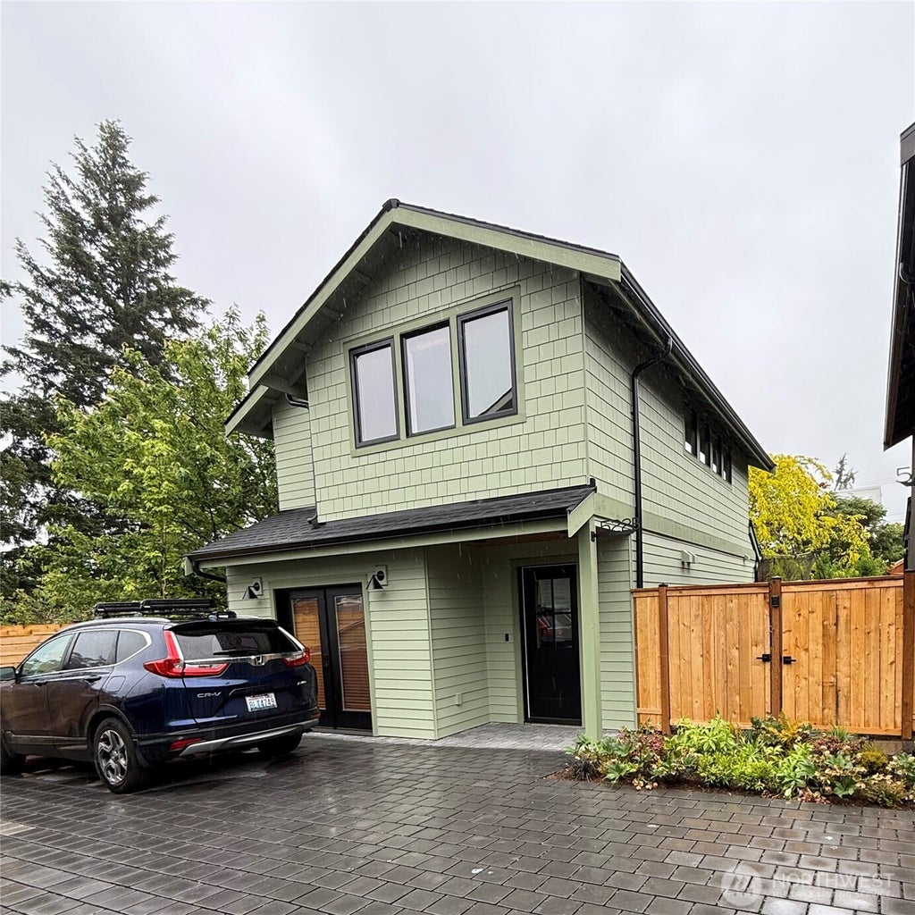 Photo of 522 NE 89th Street #B, Seattle, WA 98115 (MLS # 2532664)