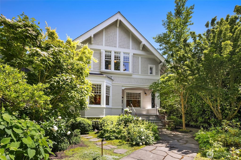 Photo of 914 18th Avenue E, Seattle, WA 98112 (MLS # 2386266)