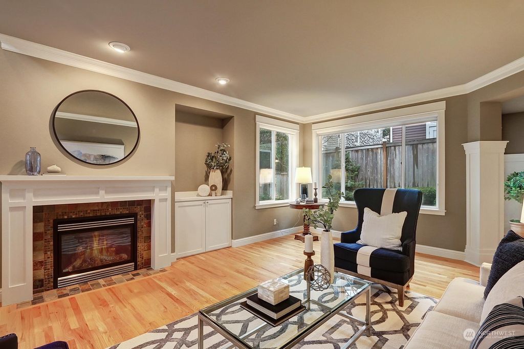 Photo of 818 Kirkland Avenue, Kirkland, WA 98033 (MLS # 2028162)