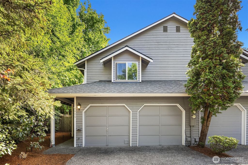 Photo of 8005 NE 150th st St, Kenmore, WA 98028 (MLS # 2376414)