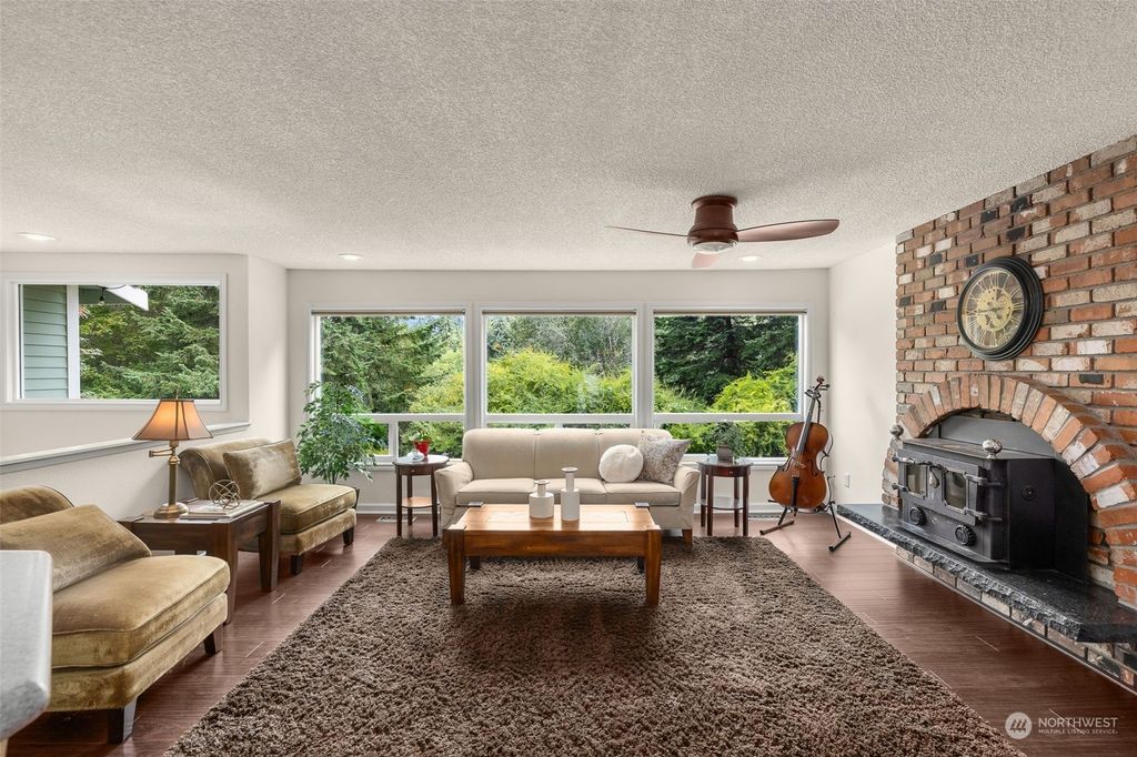 Photo of 6312 172nd Street SW, Lynnwood, WA 98037 (MLS # 2277037)