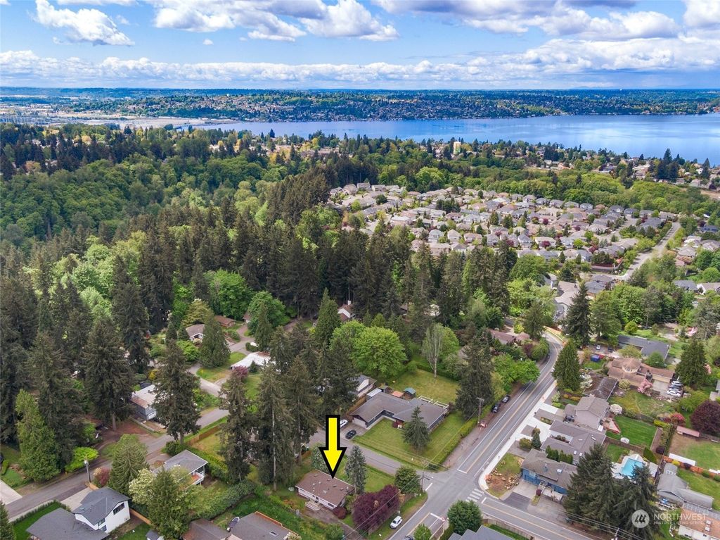 Photo of 11605 SE May Creek Park Drive, Newcastle, WA 98056 (MLS # 2230066)