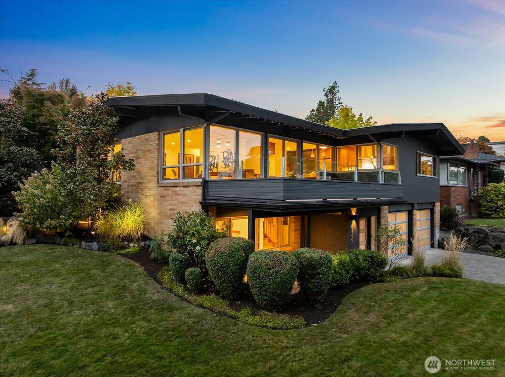 Photo of 5560 S Holly Street, Seattle, WA 98118 (MLS # 2445729)