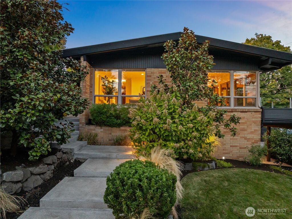 Photo of 5560 S Holly Street, Seattle, WA 98118 (MLS # 2445729)