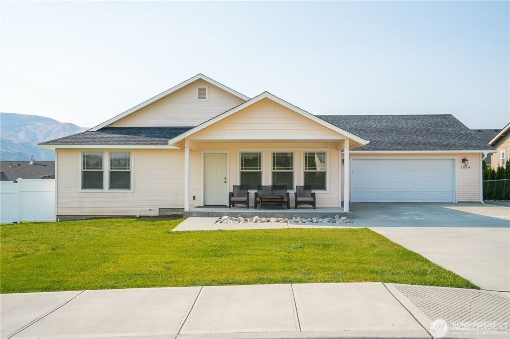 Photo of 1034 Crest Loop, Entiat, WA 98822 (MLS # 2471393)