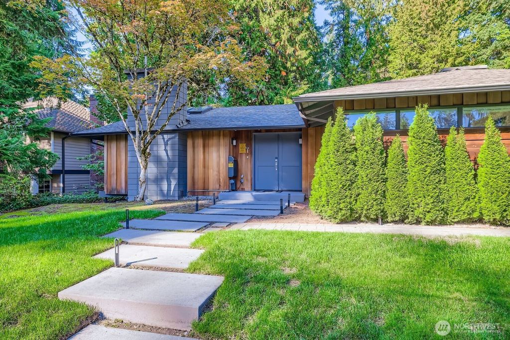 Photo of 12862 NE 10th Place, Bellevue, WA 98005 (MLS # 2443114)