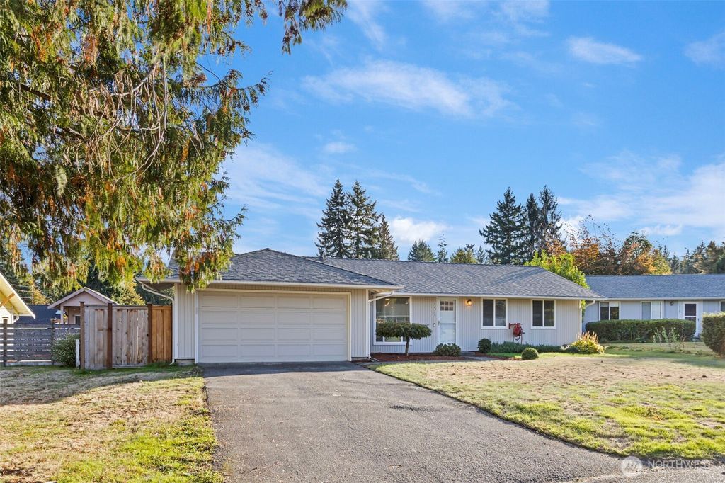 Photo of 12315 SE 197th Place, Kent, WA 98031 (MLS # 2446918)