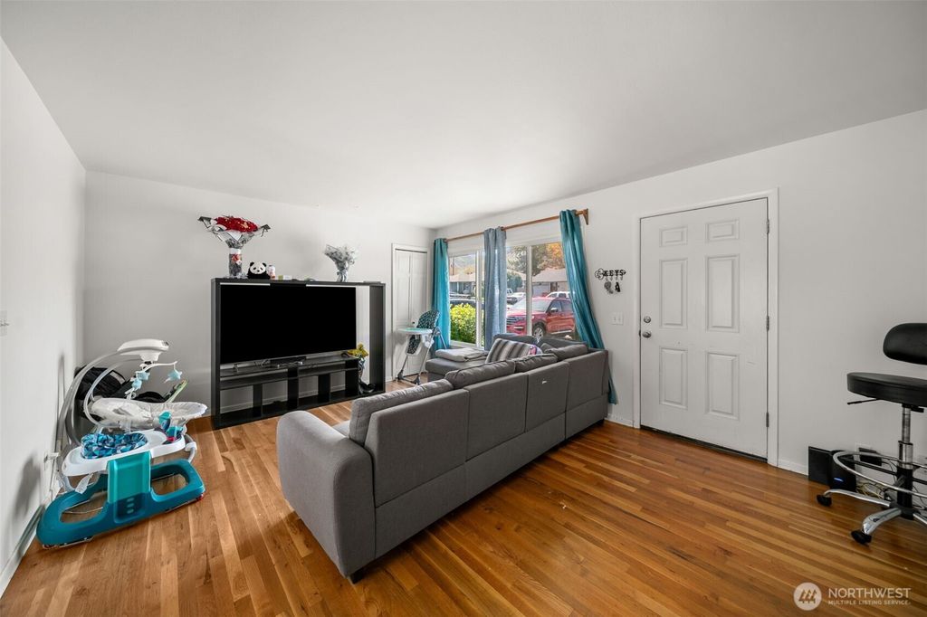 Photo of 1119 Fuller Street, Wenatchee, WA 98801 (MLS # 2510986)