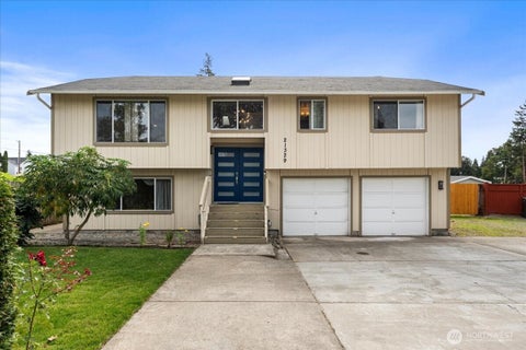 Photo of 21329 108th Avenue SE, Kent, WA 98031 (MLS # 2586827)