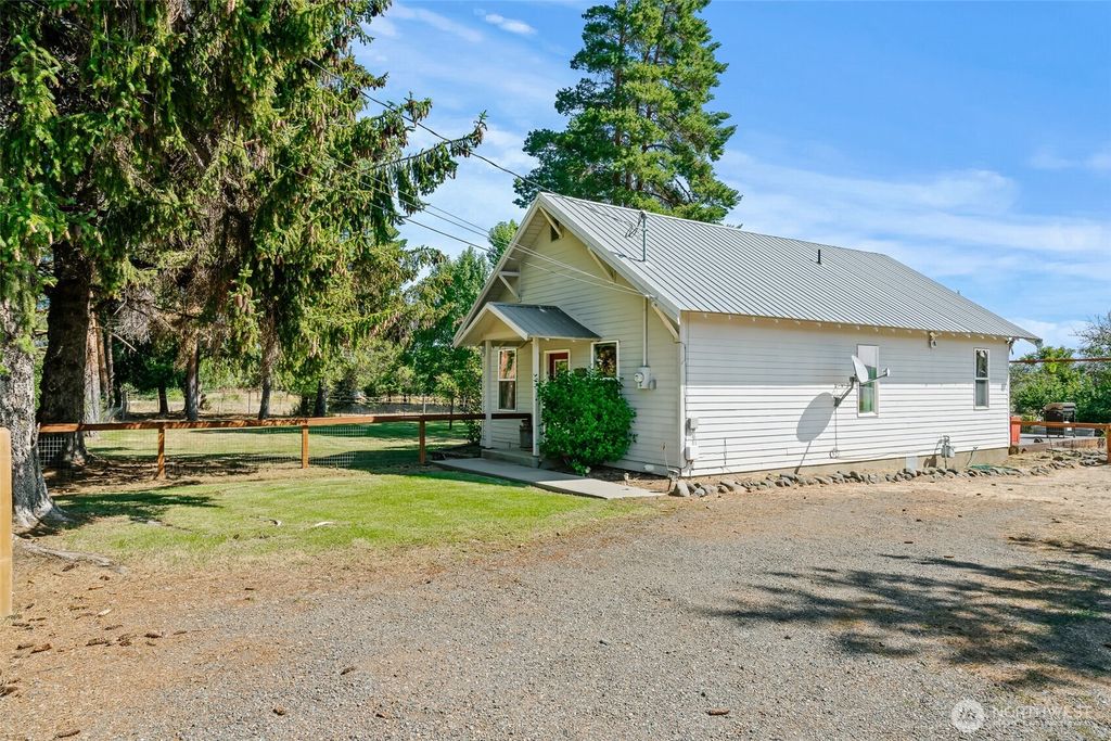 Photo of 6390 Cove Road, Ellensburg, WA 98926 (MLS # 2458275)
