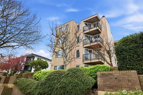 Photo of 5642 California Avenue SW #3, Seattle, WA 98136 (MLS # 2497135)