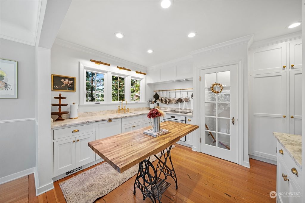 Photo of 1010 NW 83rd Street, Seattle, WA 98117 (MLS # 2246846)