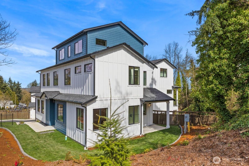 9434 Olson Place SW
