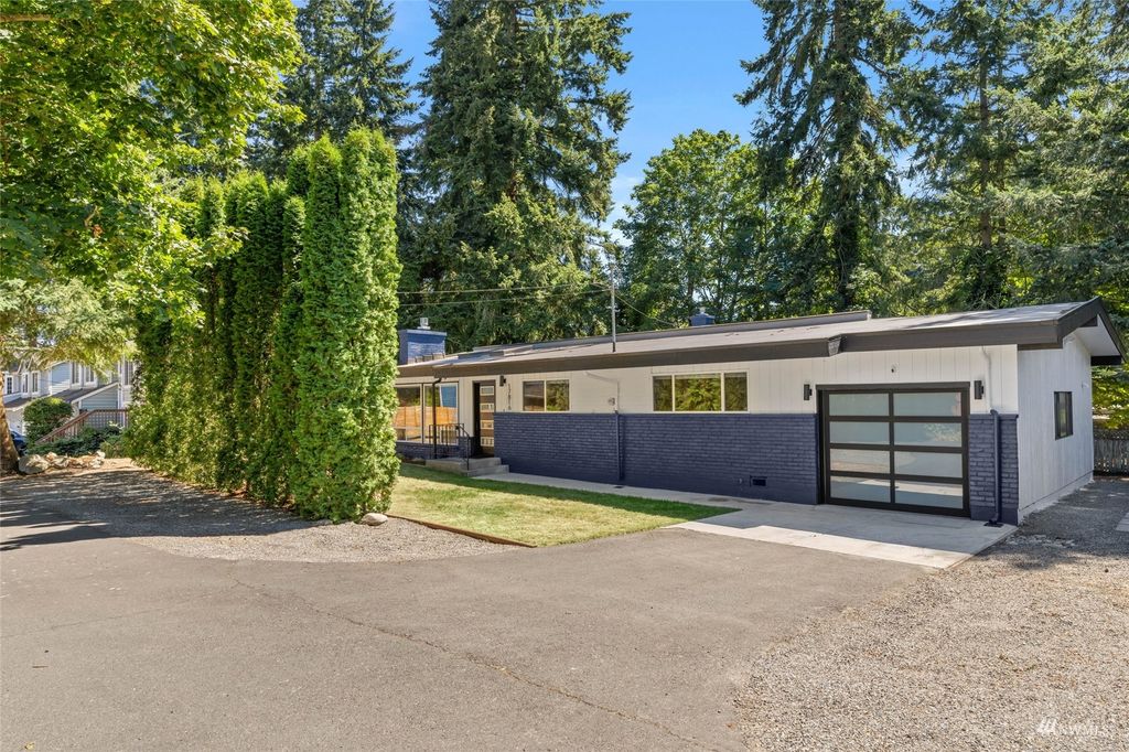 Photo of 17816 Ashworth Avenue N, Shoreline, WA 98133 (MLS # 1984418)