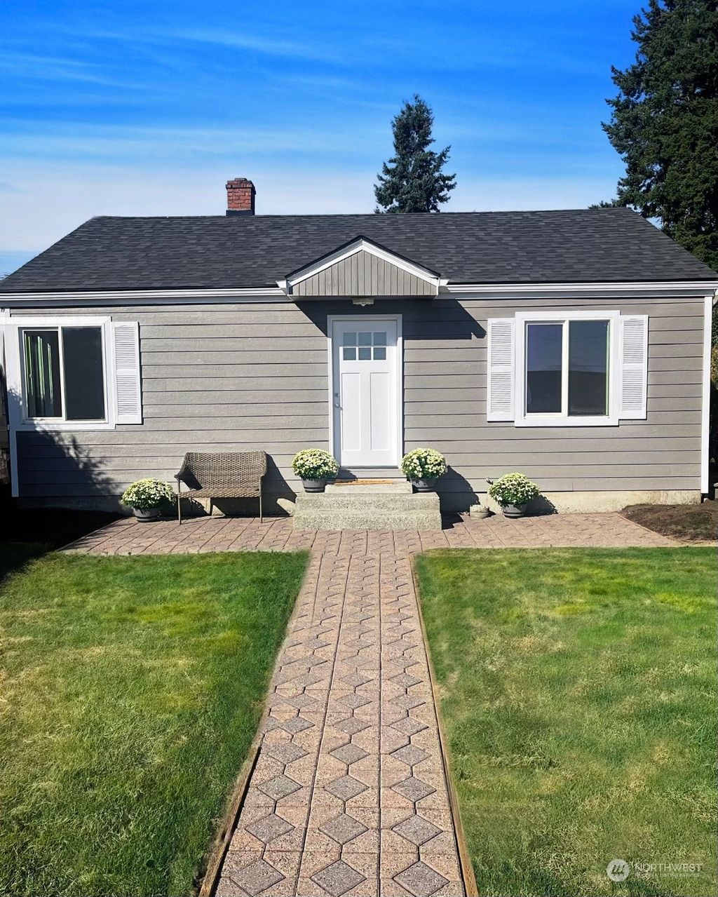 Photo of 1726 Maple Street, Everett, WA 98201 (MLS # 2162334)