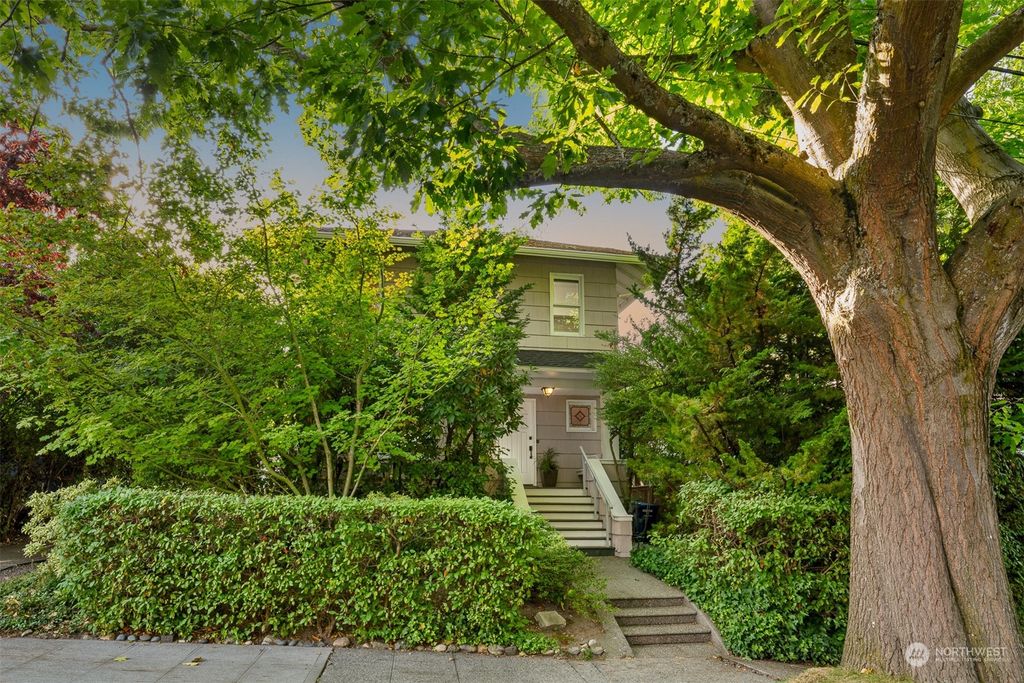 Photo of 1611 2nd Avenue N, Seattle, WA 98109 (MLS # 2275383)