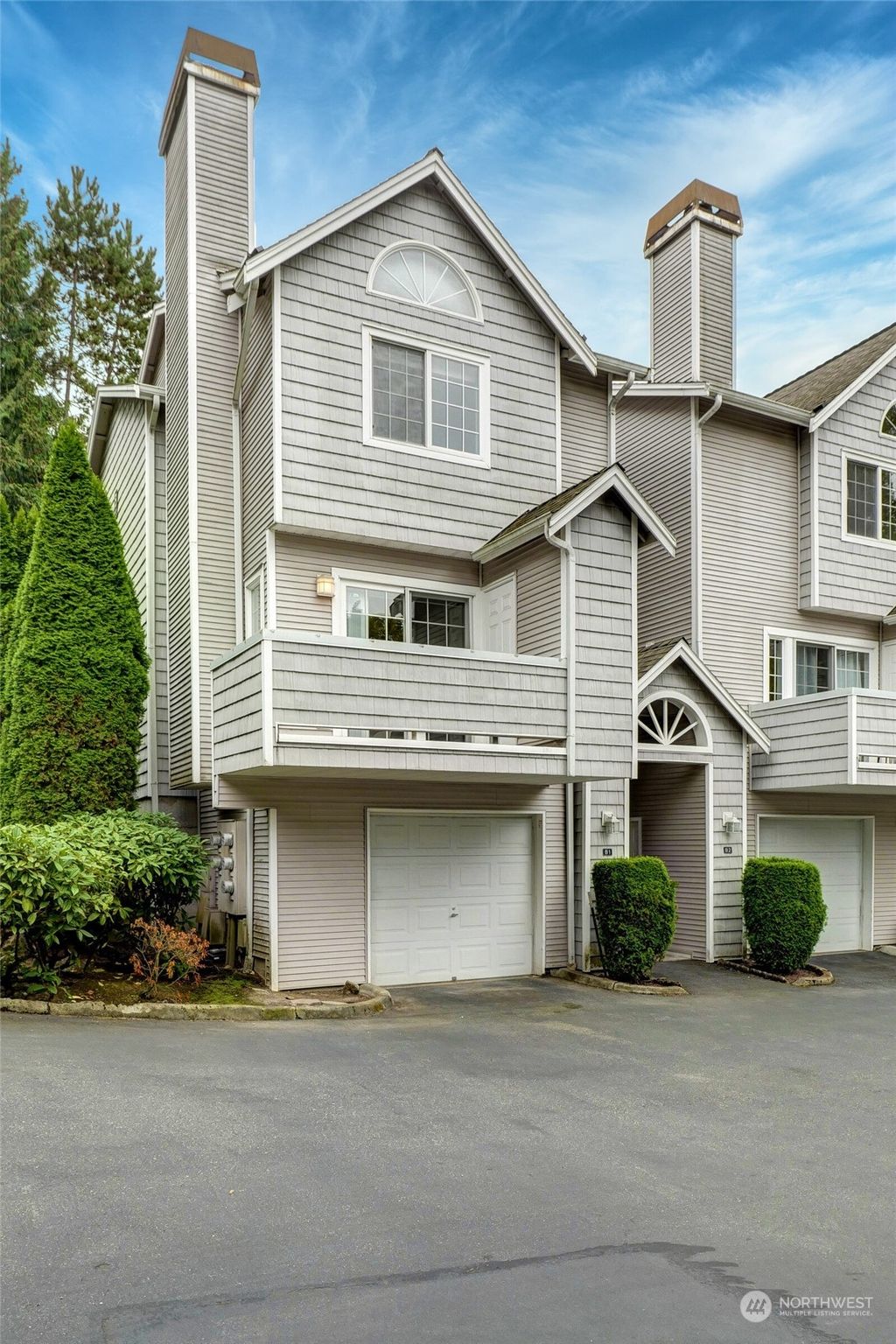 Photo of 601 12th Avenue NW #B1, Issaquah, WA 98027 (MLS # 2157184)