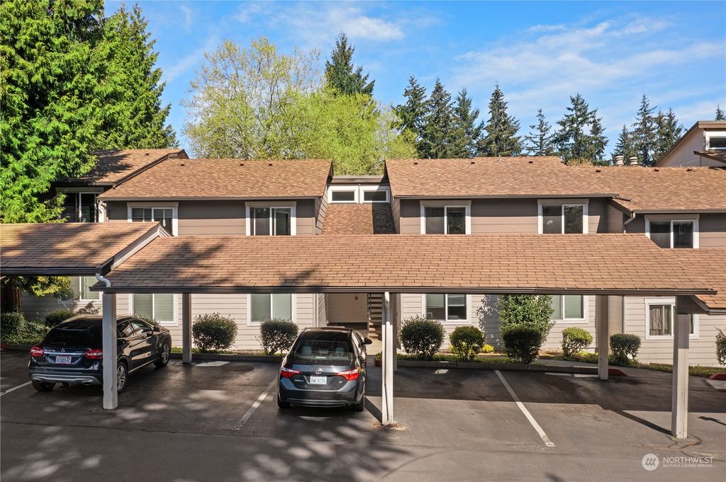 Photo of 12621 NE 130th Way #D-206, Kirkland, WA 98034 (MLS # 2068109)