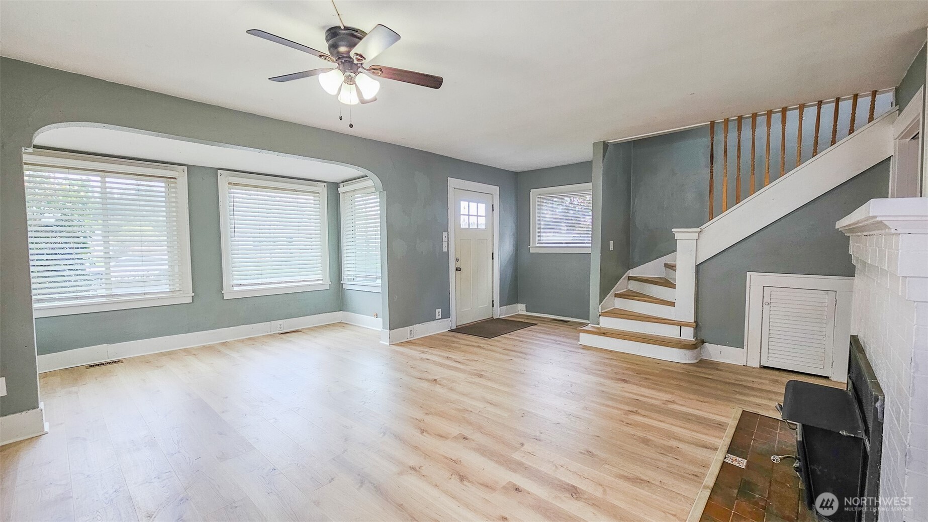 517 W Broadway Avenue