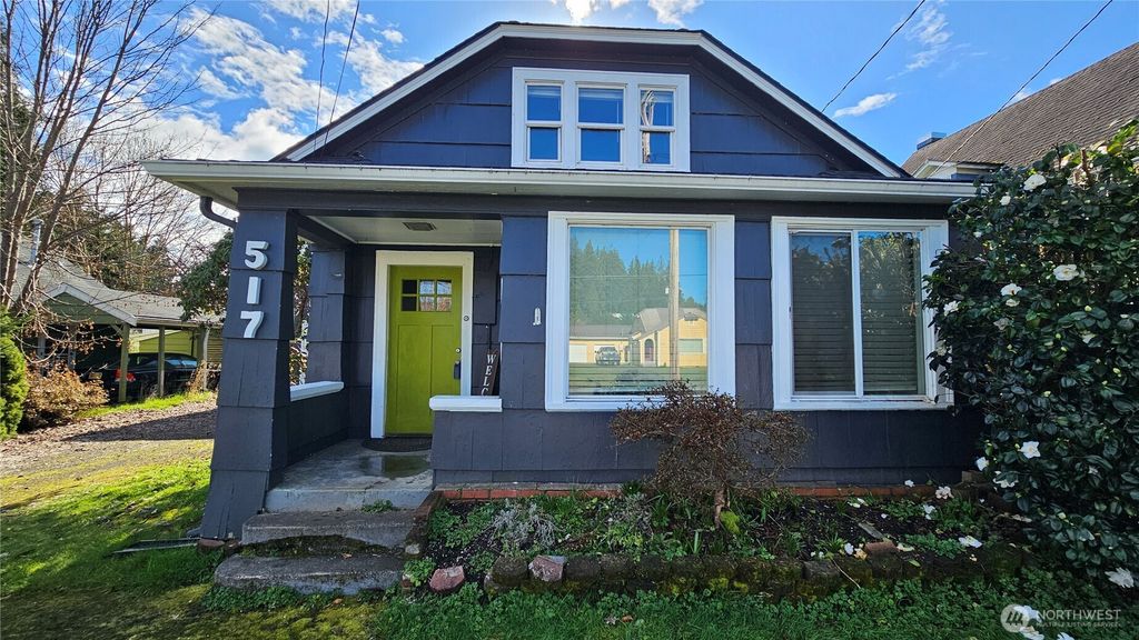 Photo of 517 W Broadway Avenue, Montesano, WA 98563 (MLS # 2483478)