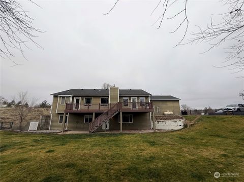 5 River Overlook St, Omak, WA 98841 - MLS#: 2316065