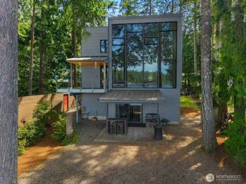 Photo of 451 E Ballantrae Drive, Shelton, WA 98584 (MLS # 2517360)