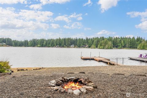 Photo of 451 E Ballantrae Drive, Shelton, WA 98584 (MLS # 2517360)