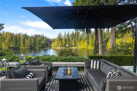 Photo of 2061 E Beaver Lake Drive SE, Sammamish, WA 98075 (MLS # 2573493)