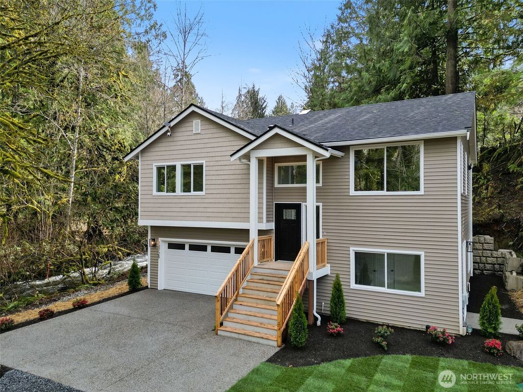 Photo of 13725 Forest Way Way, Granite Falls, WA 98252 (MLS # 2348495)