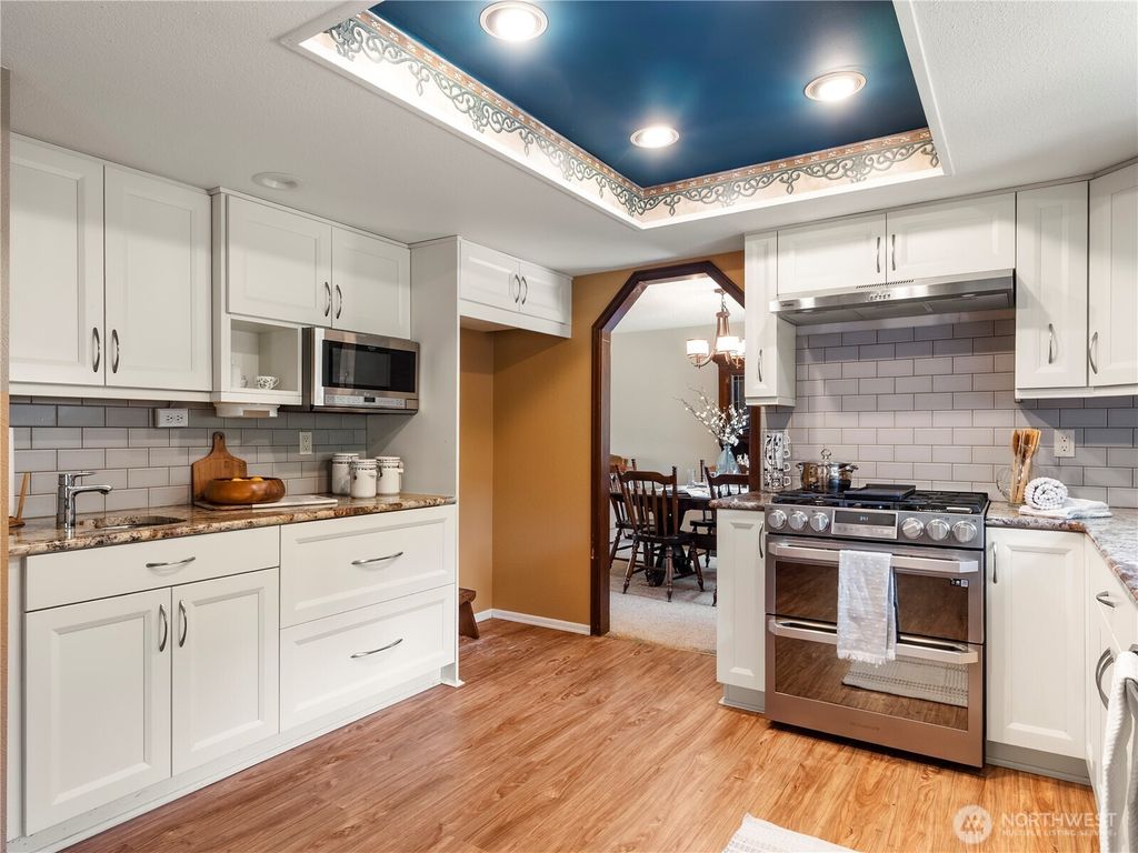 listing image 9369336889136787678