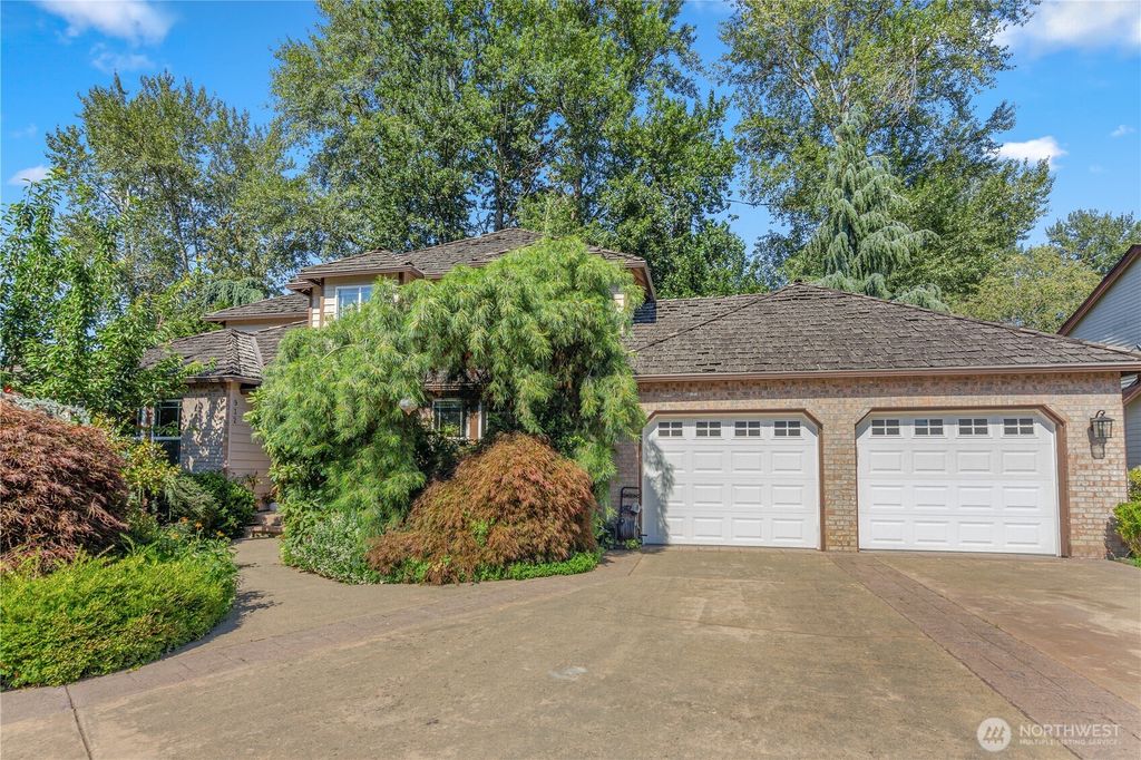 Photo of 932 Pike Place NE, Auburn, WA 98002 (MLS # 2509934)