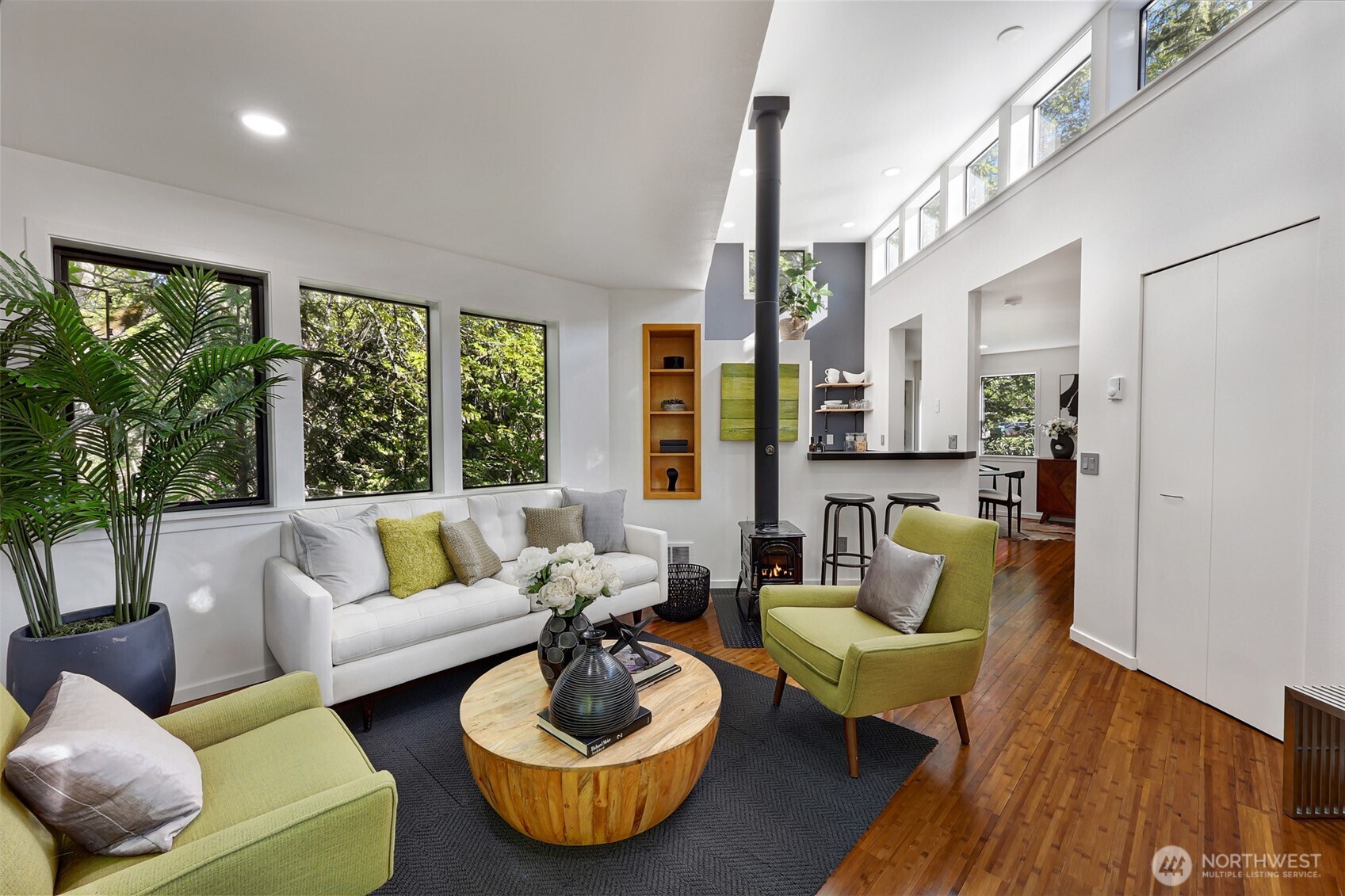 1506 E Horizon Drive