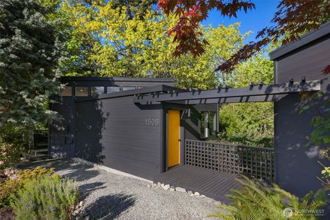 Photo of 1506 E Horizon Drive, Mukilteo, WA 98275 (MLS # 2514267)