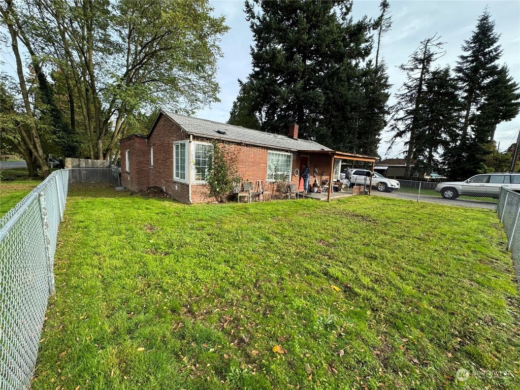 Photo of 2804 S 144th Street, SeaTac, WA 98168 (MLS # 2251391)