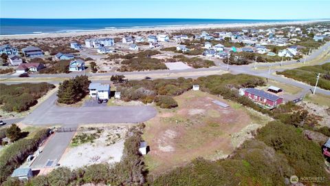 1012 Inglewood Court SW Ocean Shores WA 98569