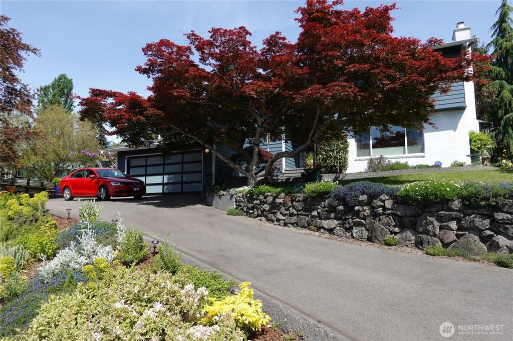 Photo of 26468 Kingsview Loop NE, Kingston, WA 98346 (MLS # 2460545)