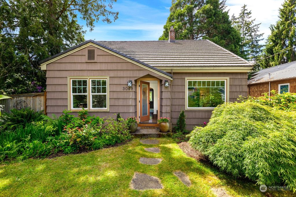 Photo of 3049 NE 90th Street, Seattle, WA 98115 (MLS # 2300419)