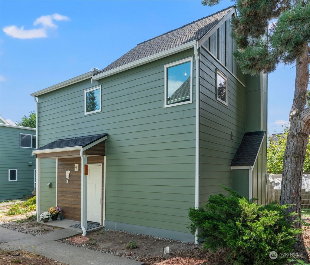 Photo of 8408 25th Avenue SW #A, Seattle, WA 98106 (MLS # 2153390)