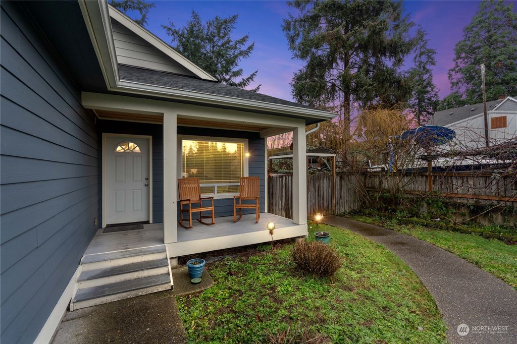 Photo of 1600 Oak Street, Milton, WA 98354 (MLS # 2319790)