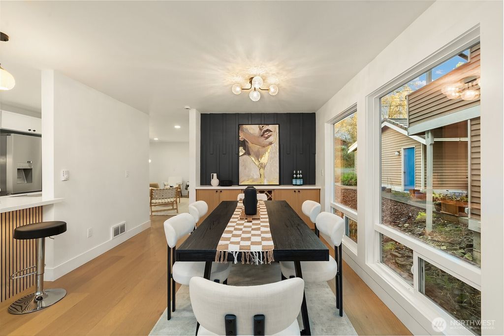 Photo of 1039 NE 113th Street, Seattle, WA 98125 (MLS # 2494114)