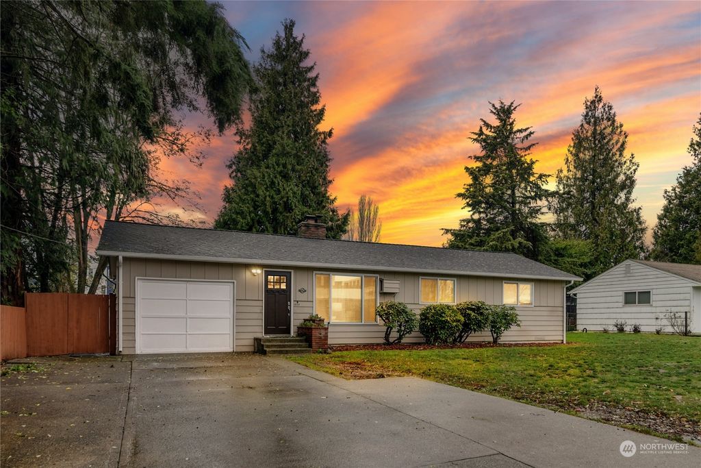 Photo of 15247 32nd Ave Ave S, SeaTac, WA 98188 (MLS # 2183994)
