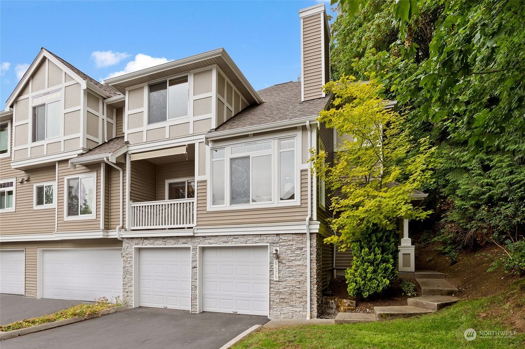 Photo of 6679 SE Cougar Mountain Way #4, Bellevue, WA 98006 (MLS # 2275028)