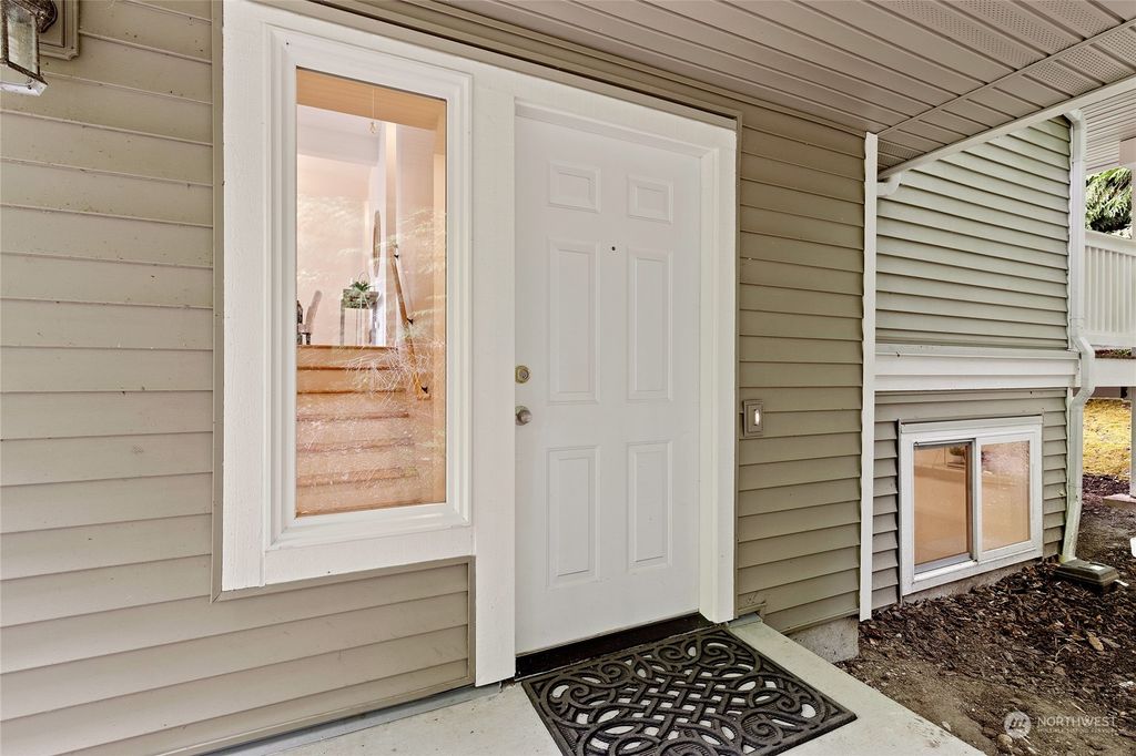 Photo of 6679 SE Cougar Mountain Way #4, Bellevue, WA 98006 (MLS # 2275028)